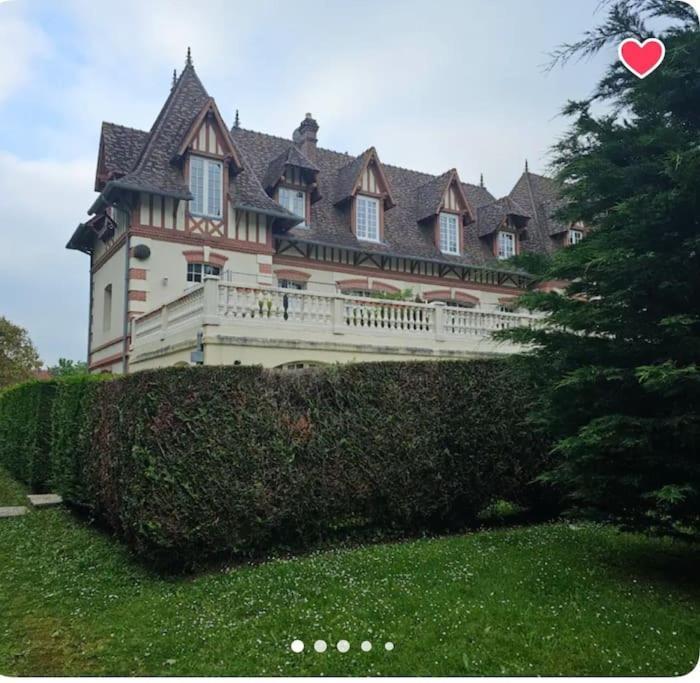 Un Appartement Dans Un Chateau Deauville Dış mekan fotoğraf